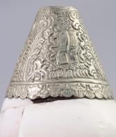 Shankha. Buddhista kagylókürt, Tibet vagy Indonézia, h: 21 cm