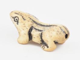 Antik japán csont netsuke - béka. Faragott elefántcsont, cca 19. sz, h: 4 cm