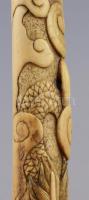 Kiseruzutsu. Japán, Meidzsi-kor, faragott sárkánymintával, szarvascsont?, h: 20,5 cm