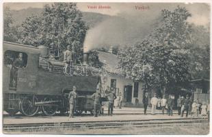 1917 Vaskoh, Vascau; vasútállomás, vasutasok, MÁV T.V. osztályú gőzmozdony, vonat. Miklóssy József utódai kiadása / railway station, locomotive, railwaymen, train (kis szakadás / small tear)