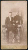 cca 1890 Katonatiszt és fivére, kabinet fotó, Szinberger fivérek fogarasi műterméből, kis kopásokkal, 11x21 cm / circa 1890 Military officer and his brother, cabinet photo, from the studio of the Szinberger brothers in Fogaras, with minor wear, 11x21 cm