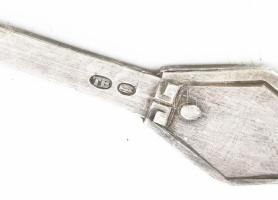 Jelzett homárevő villa, h: 18 cm