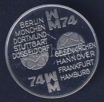 NSZK 1974. "Labdarúgó VB" Ag (1000) emlékérem 15g T:PP