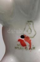 Drasche porcelán boci, kézzel festett, jelzett, kis kopásnyomokkal, 8×8 cm