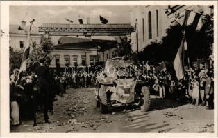 1940 Marosvásárhely, Targu Mures; bevonulás, harckocsi / entry of the Hungarian troops, tank + 1940 Marosvásárhely visszatért So. Stpl.