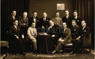 Nagyszeben, Hermannstadt, Sibiu; férfiak csoportja / group of men. Emil Fischer photo (ragasztónyom / glue mark)