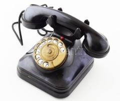 cca 1940, CB 35 bakelit telefon, "Postaszabványú CB 35 Automatikus Távbeszélő Készülék", jó állapotban.