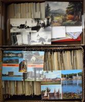 Nagyrészt rendezett modern magyar városképes gyűjtemény, kb. 5.000 db lap településenként válogatva ...