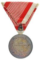 1914. "Ferenc József II. osztályú Ezüst Vitézségi Érem" jelzetlen Ag kitüntetés mellszalag...