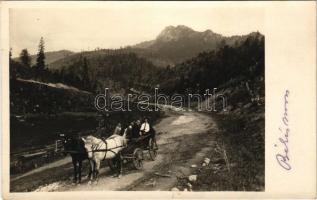 Békás-szoros, Cheile Bicazului; lovaskocsi. Vákár László fényképfelvétele / horse cart. photo