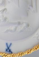 Meisseni biszkvit portré. Asztali dísz, tartóval, jelzett 8 cm