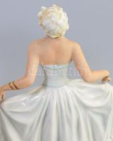 Volkstedl balerina. Kézzel festett, jelzett, hibátlan 24x20 cm