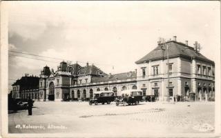 Kolozsvár, Cluj; vasútállomás, autóbuszok, automobilok / railway station, autobuses, automobiles. Belle photo