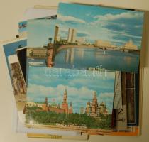 78 db színes modern szovjet városképes és néhány motívumos lap, 6 db képeslap-sorozattal