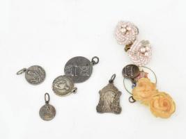 Zacskónyi bizsu nyaklánc és kegytárgy medálok