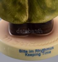 Hummel / Goebel Kislány kabáttal. Jelzett, kézzel festett, hibátlan, leírással m: 9 cm