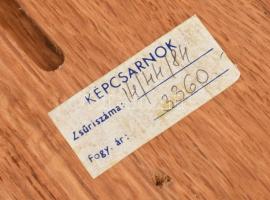 Cyránski (Cziránszki) Mária (1940-2018): Kismama. Bronz falikép fa keretben. Jelzett, képcsarnok cím...