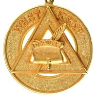 Nagy-Britannia 2db klf modern szabadkőműves nyakszalag, egyik "West Kent Deputy" aranyozot...