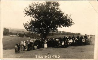 Tild, Tildince, Telince; falubeliek / villagers. Foto Rusznák (Levice) photo (EB)