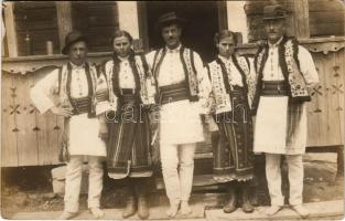 1917 Szlovák népviselet / Slovak folklore. photo (lyuk / pinhole)