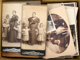 cca 210 darab vegyes, különböző korokból származó családi fotó, közte Felvidék, Selmecbánya, stb., s...