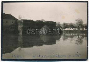 1932 Fogaras, Fagaras; Olt áradásban a vár, árvíz / flooded castle. photo (8,4 cm x 5,9 cm) (vágott / cut)