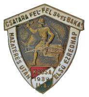 1939. "Csatára fel - fel 34-es baka / Hazatérés után első ezrednap - Kassa 1939.II.3." zománcozott bronz gomblyukjelvény (30x27mm) T:XF / Hungary 1939. "Up for battle - up soldier No. 34 / First regimental day after returning home - Kassa 3.02.1939" enamelled bronze button badge (30x27mm) C:XF