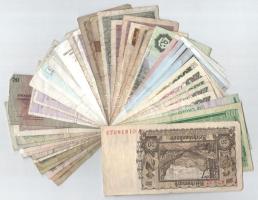 Vegyes 44db-os külföldi bankjegy és utazási csekk tétel T:F-G
Mixed countries 44pcs banknote and tr...