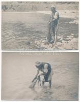 Halászás hálóvetéssel / Fishing with net - 2 db régi fotó képeslap / 2 pre-1945 photo postcards