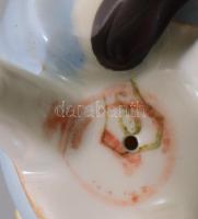 Drasche babázó kislány. Jelzett, hibátlan, m: 8,5 cm