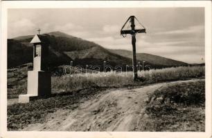 Volóc, Volovec, Volovets; látkép. Dr. Peitler Gyula felvétele. A Magyar Turista Egyesület kiadása / general view