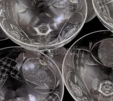 cca 20. sz. eleje, Antik osztrák 10 darabos ólomkristály likőrös pohár szett, csiszolt mintával, jel...