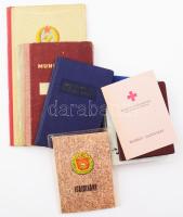 10 db vegyes igazolvány, közte Magyar Vöröskereszt ifjúsági iskolai csoportja tagsági igazolvány; Stefanovits Pál (1920-2016) vegyészmérnök, talajtanász fényképes MÁV igazolványa; szakszervezeti tagsági könyvek; stb.