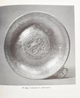 László Gyula - Rácz István: A nagyszentmiklósi kincs. Bp., 1977, Corvina. Kiadói egészvászon kötés, ...