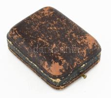 Régi gránátköves bross és gyűrű, hiányokkal, eredeti díszdobozában