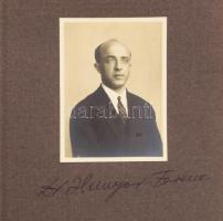 Híres magyar orvosok fényképalbuma. 23 db fénykép: Ángyán János, Teschler László, Nyitrai Béla, Blas...