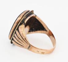 Pecsétgyűrű, 14K arany (Au) ónix kővel, jelzett, br 5,9g, m: 58