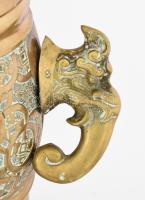 Óriás réz díszváza padlóváza pár. Koreai érmékkel és pénzeszsák motívummal. Egyik széle kissé deform...