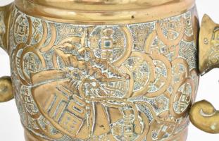 Óriás réz díszváza padlóváza pár. Koreai érmékkel és pénzeszsák motívummal. Egyik széle kissé deform...