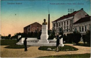 Arad, Kossuth park, Fábián Gábor szobor, üzlet. Kerpel Izsó kiadása / park, statue, shop (fl)