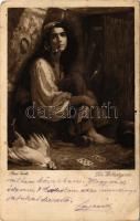 1918 Die Wahrsagerin / Pipázó cigány jósnő / Gypy fortune teller smoking a pipe, folklore. W.R.B. & Co. Serie 7. 3004. s: Rud. Fuchs (EK)