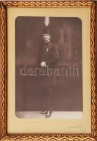 cca 1923-1942 2 db keretezett fotó: férfi darutollas sapkában, bocskaiban és sarkantyús csizmában, M...