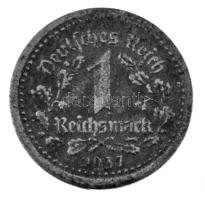 Német Harmadik Birodalom 1937D 1M fém minipénz &quot;Gemeinnutz vor Eigennutz (A közjó az önérdek előtt)&quot; T:XF,VF German Third Reich 1937D 1 Reichsmark metal miniature coin &quot;Gemeinnutz vor Eigennutz (Common good before self-interest)&quot; C:XF,VF