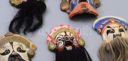 7 db kínai színházi maszk, festett gipsz, némelyik "borotvált" Fejek mérete 10-13 cm ig, s...