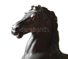 Kandallóóra. Nagy méretű, ló szoborral díszítéssel Franciaország, XIX. sz. Ingajáratos, felesütős, K...