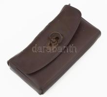 Vintage kerékpáros tok, benne kerékpár kulcsokkal