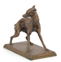 Megriadó vadászkutya bronz szobor, 16x9x14 cm