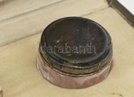 Antik ezüst (Ag) nyelű és szerelékű pedikűr és pipere készlet, eredeti dobozában, jelzett