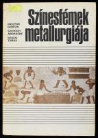 Pásztor Gedeon - Szepessy Andrásné - Kékesi Tamás: Színesfémek metallurgiája. Bp., 1990, Tankönyvkiadó. Kiadói kartonált papírkötés, kissé koszos borítóval, kissé dohos. Megjelent 1000 példányban.