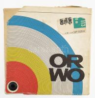 Magnószalag zenei tartalommal, kézzel feliratozott tokban